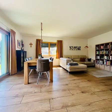 Reizender - Mit 120qm - In Ruhiger Lage Casa vacanze