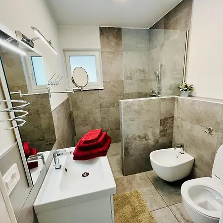 Reizender - Mit 120qm - In Ruhiger Lage * Hermagor-Pressegger See