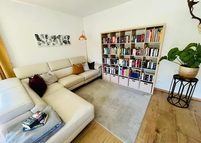 Reizender - Mit 120qm - In Ruhiger Lage Semesterbostad